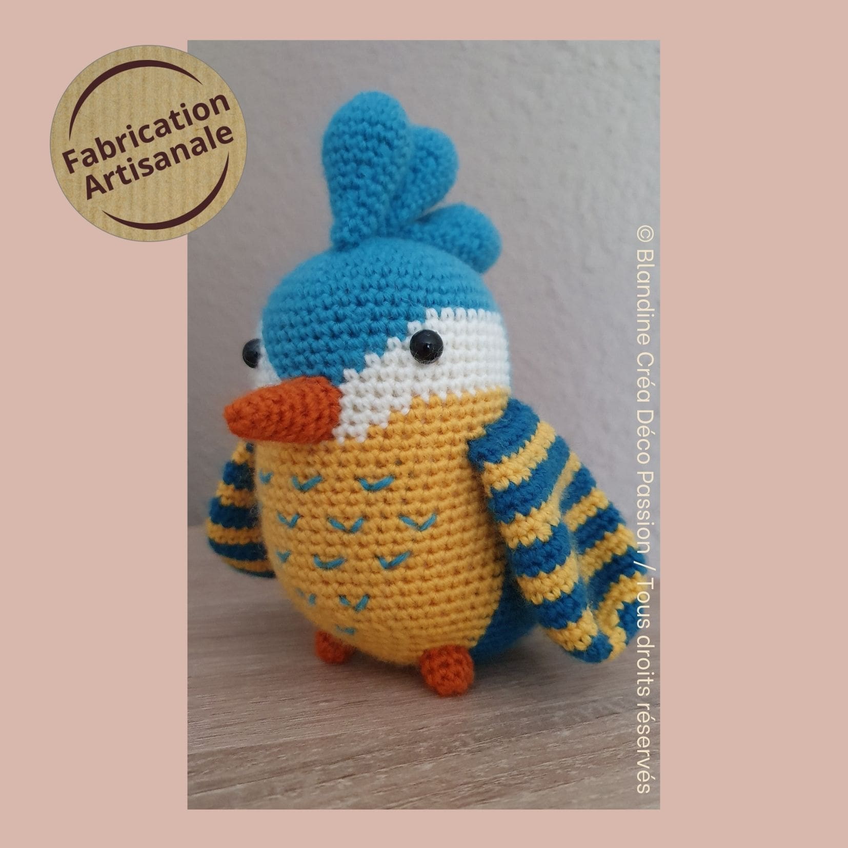 Oiseau décoratif au crochet - Coloris jaune / bleu